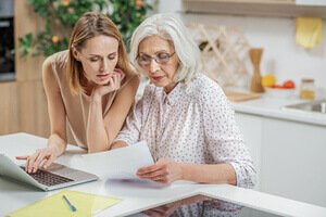 helping elderly parents find an apartment